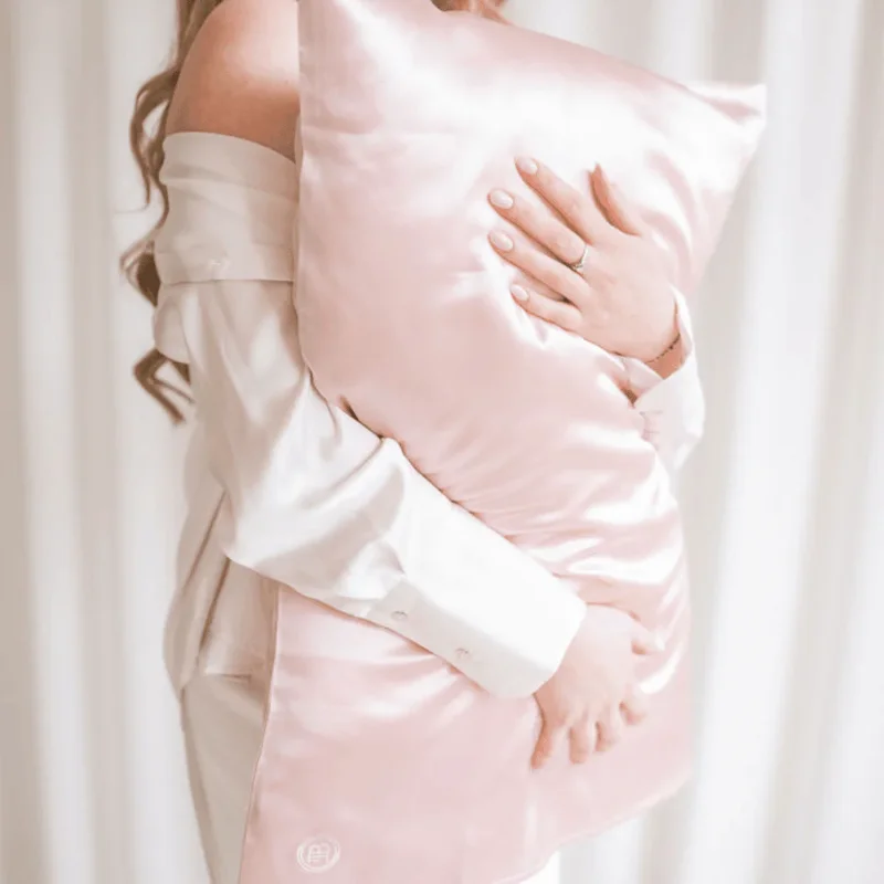 hexibella-017 Hexibella Silk Pillowcase